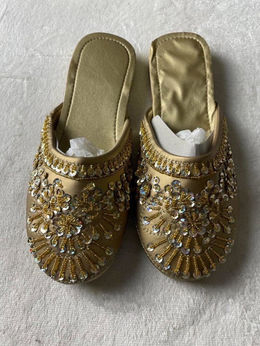 NWOB Avon Gold Sequin Embellished Slippers size 7-8